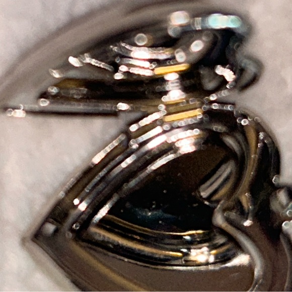 Necklaces And Silver - Picture 2 of 3